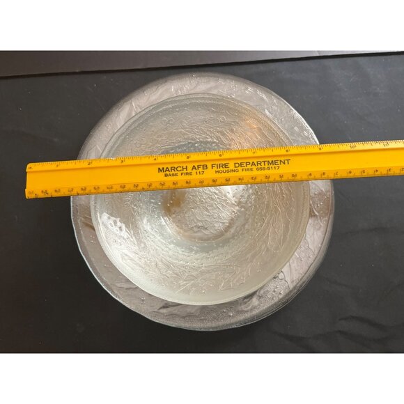 Retired Arcorco Raised Design Christmas Dinner Set for 4 Plates, Bowls, Saucers - Picture 5 of 6